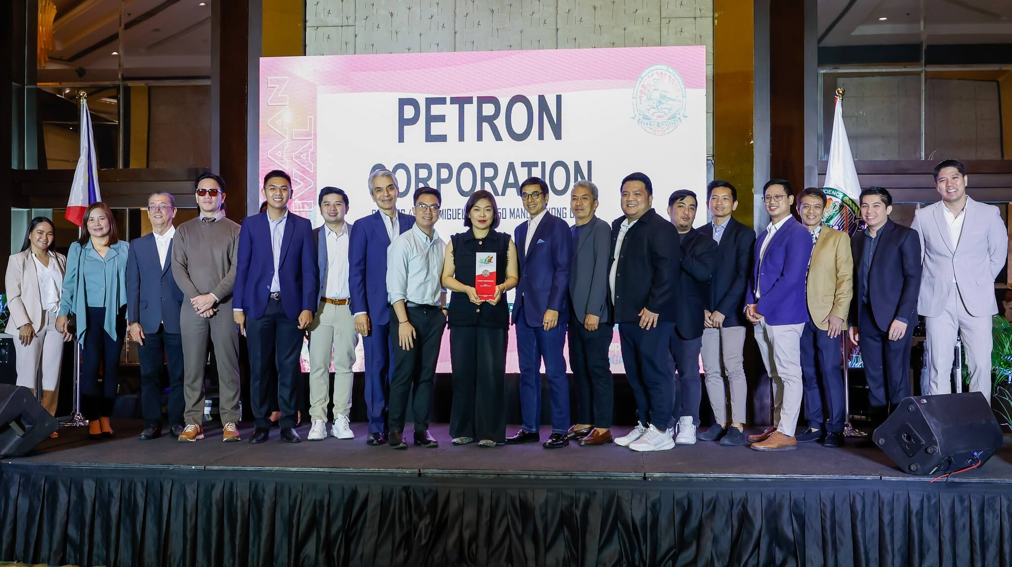 Petron receives top taxpayer award from Navotas local government